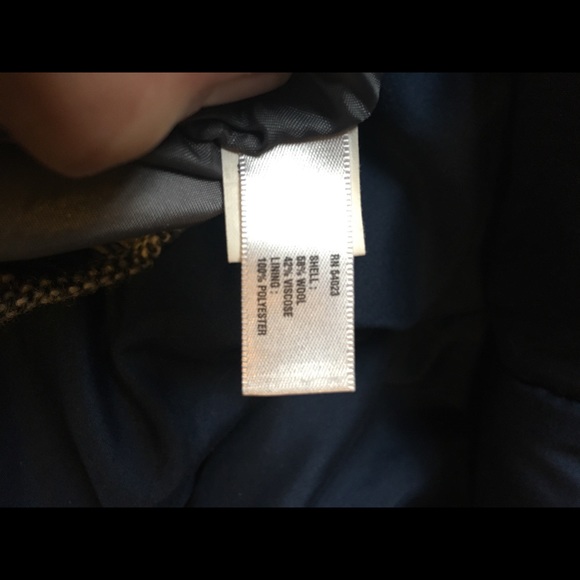 Wool tailored shorts - Picture 6 of 6